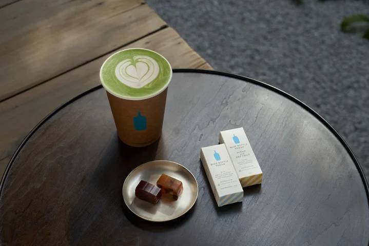 BLUE BOTTLE COFFEE TRUCK IN KYOTO