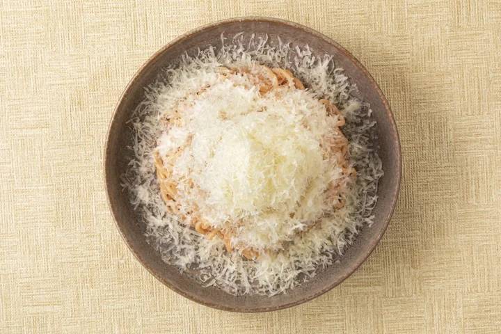 【削りたてふわふわ】まるで粉雪「削りたてチーズの雪山たらこスパゲティ」東京たらこスパゲティに新登場