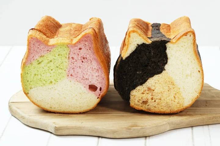 ねこねこに春限定フレーバーが登場！いちごの旨味を閉じ込めた『ねこねこ食パン 濃いいちご』が3月1日（金）より新発売。さらに7日間限定で”三毛猫の日”を記念したオンラインストア限定のねこねこ食パンも販売