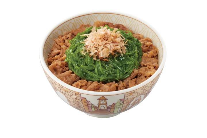 【すき家】ねばっとろっな食感がたまらない！さっぱりとした味わいが初夏にぴったりな「めかぶオクラ牛丼」発売！