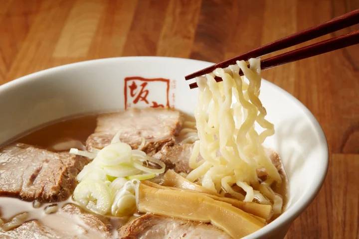 日本三大ご当地ラーメンチェーン『喜多方ラーメン坂内』が九州に本格進出！2024年3月3日(日) 「喜多方ラーメン坂内 天神大名店」 グランドオープン