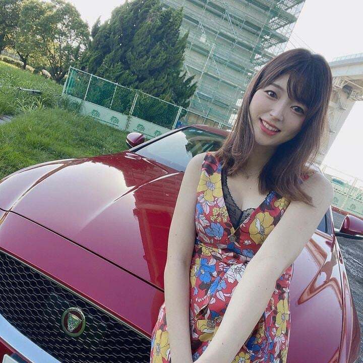 でらかっこいい！真っ赤なジャガーXEを乗りこなす愛知美女♡景色が綺麗な温泉にドライブ旅行行きたいな♪