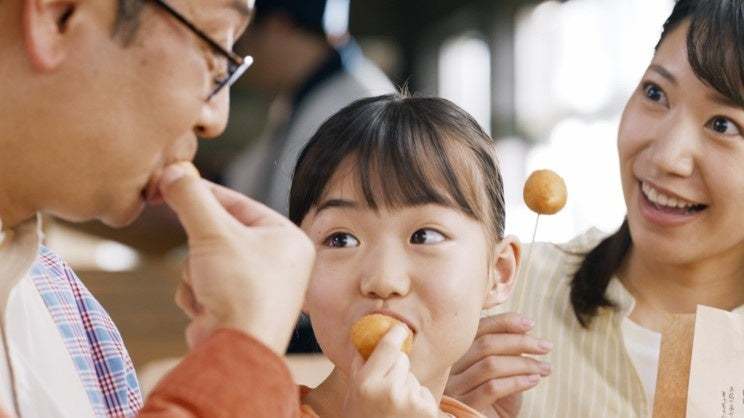 ＜おかげさまで約50日間で500万食突破※1＞うどん生まれ※2の今までにない衝撃のもっちもち食感が人気の秘訣！「丸亀うどーなつ」販売好調