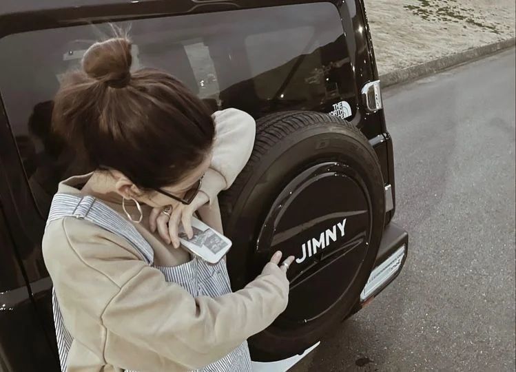 カー用品にもこだわるジムニー美女!他愛ない話をしながら海にドライブデート行きたいな♡