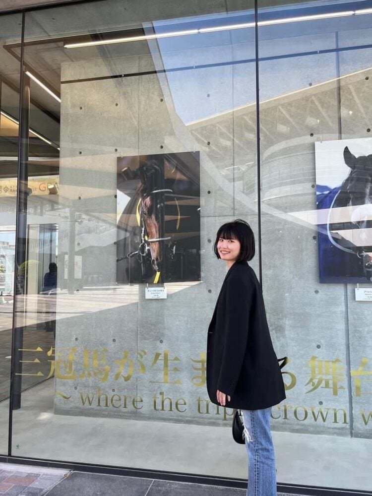 グレー×ホワイトカラーがお気に入り♡夢はラリー参加のロードスター美女!
