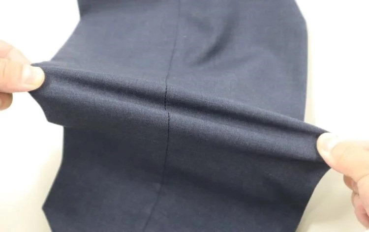 青山商事がストレッチ性と涼感性のハイブリッド素材を使用したスーツを販売、4月13日より