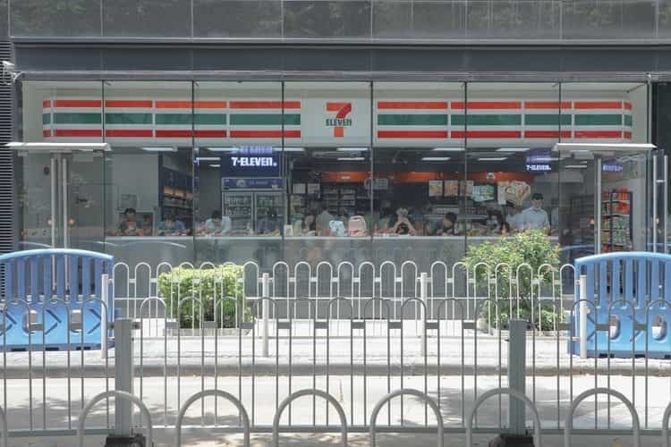 【コンビニ店長】の仕事内容は？雇用形態や年収を詳しく解説！