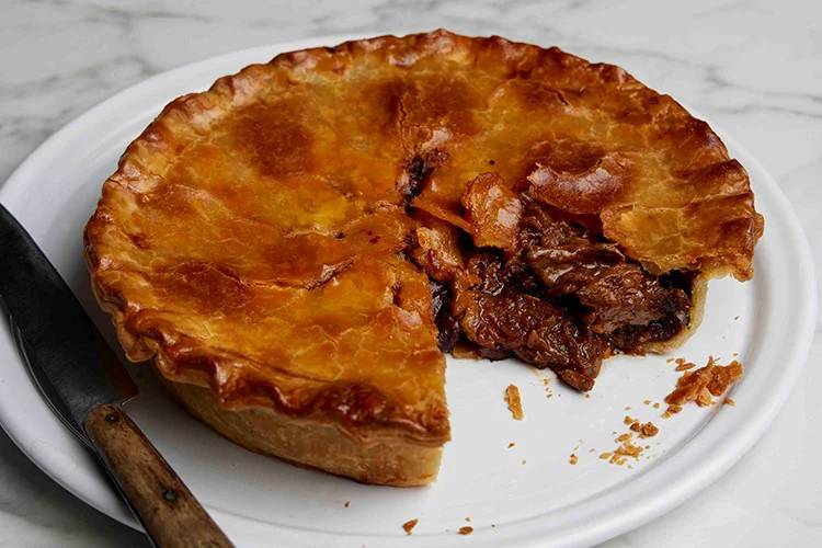 【DEAN & DELUCA】ホリデー限定メニュー予約スタート 心も華やぐクリスマスケーキと特別な日のメインディッシュ