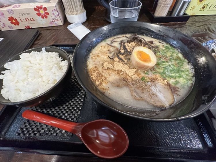 【熊本市中央区】熊本拉麺豚美（トンビ）の熊本ラーメンを食べに行ったら想像以上に熊本ラーメンだった。