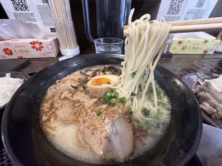 【熊本市中央区】熊本拉麺豚美（トンビ）の熊本ラーメンを食べに行ったら想像以上に熊本ラーメンだった。