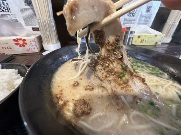 【熊本市中央区】熊本拉麺豚美（トンビ）の熊本ラーメンを食べに行ったら想像以上に熊本ラーメンだった。