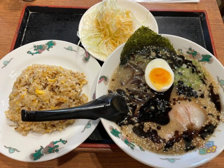 【熊本市中央区】ねぇ聞いて！水前寺の「めし処　味道園」がランチタイム限定で本格とんこつラーメン屋になってるって知ってた！？