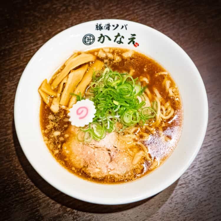 ラーメンも飲みも1軒で楽しめる|西八王子『豚骨ソバ かなえ』