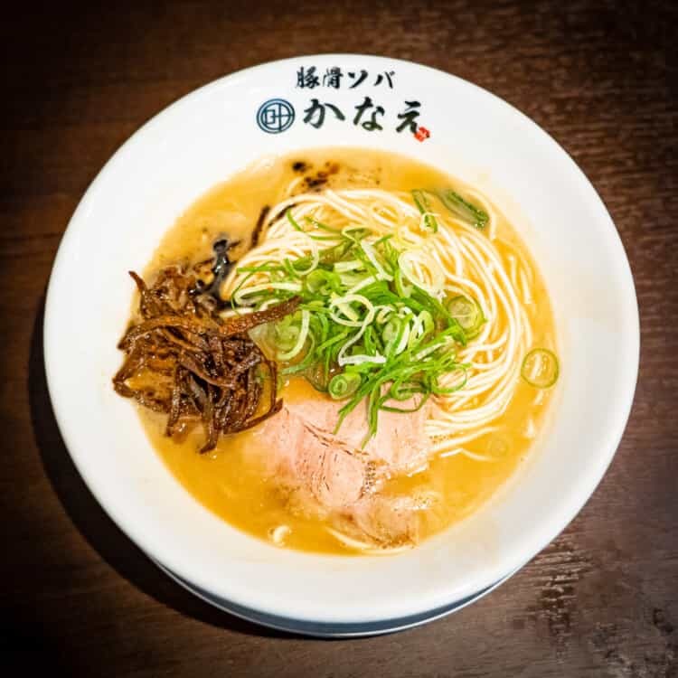 ラーメンも飲みも1軒で楽しめる|西八王子『豚骨ソバ かなえ』