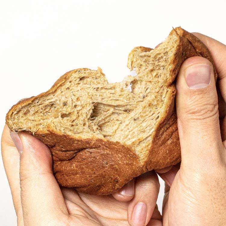 完全栄養パン「BASE BREAD」シリーズ、 プレーン・メープル・シナモン 3種のフレーバーが「やわもち食感」へ！2023年3月7日より順次リニューアル販売開始！