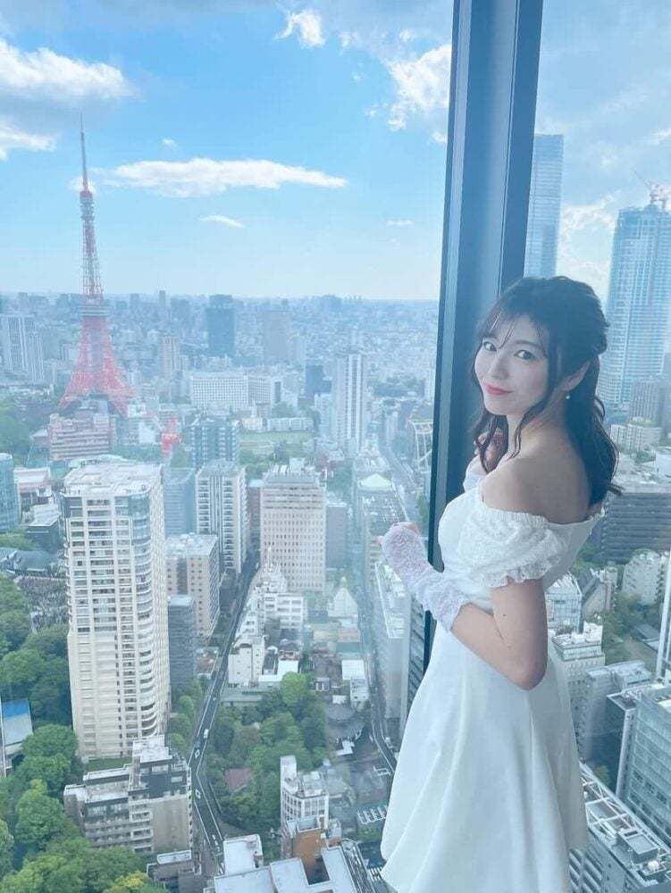でらかっこいい！真っ赤なジャガーXEを乗りこなす愛知美女♡景色が綺麗な温泉にドライブ旅行行きたいな♪