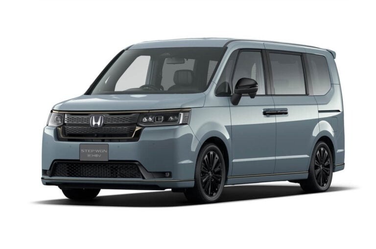 ホンダ「ステップワゴン」に2つの新グレード追加!より快適な「AIR EX」と質感高めた「BLACK EDITION」、16日発売
