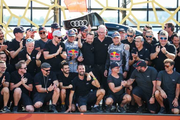 アウディがまた新たな歴史の扉を開く！ ｢ダカール･ラリー｣で歴史的な総合優勝!!