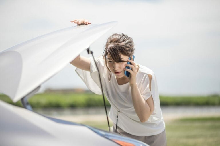 爆安の中古車を買ったら“安物買いの銭失い”になる？「値段に飛びつき失敗した」人と「買った額より高く売れた」人に話を聞いてみた