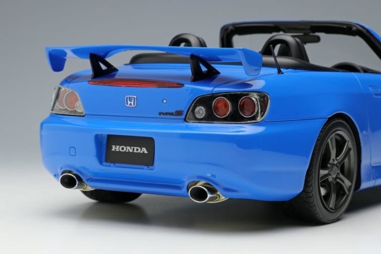 “エスニ”も懐かしむ対象へ! タイプSほか、メイクアップが高解像度なホンダS2000のモデルカーを展開中
