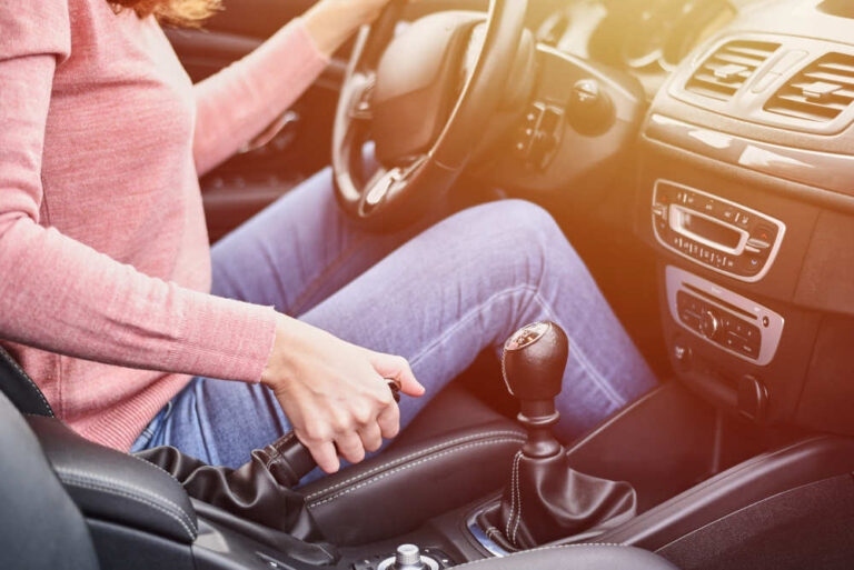 「日本で左ハンドルの車がそんなに売れるとは思えん」発言には「まあ確かに…」それでもあえて“左ハンドル仕様”を選ぶ人もいる!意外すぎるその理由とは