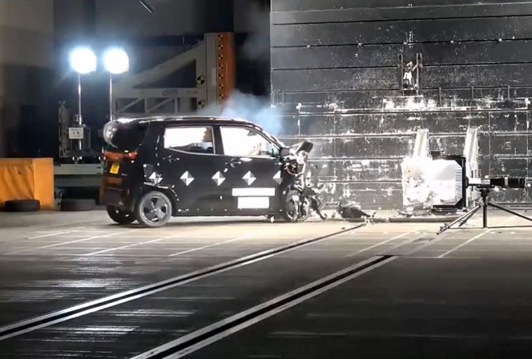 三菱「eKクロス EV」自動車安全性能2022で最高評価のファイブスター賞受賞