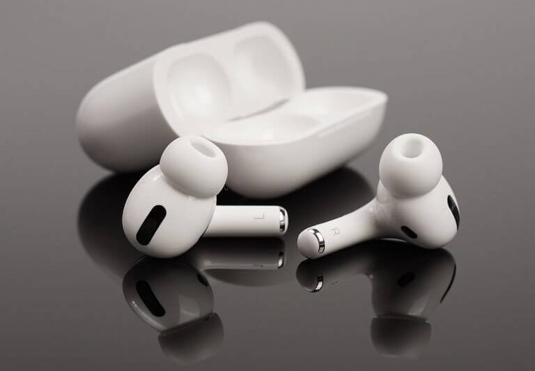 Apple、新型AirPods（第4世代）2種類を24年に発売のうわさ!? – ノイキャン機能搭載を期待