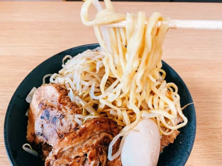 「麺家  徳」で盛り盛りの『スペシャルラーメン』をテイクアウト（甲子園口ほんわか商店街）【にしつーグルメ】