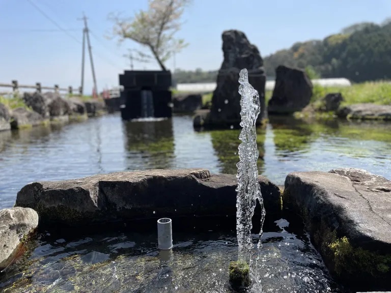 湧き出る美しい水を飲んで散歩をしたら、ロマンが見えた～菊池市七城町亀尾　前川水源、亀尾城跡～