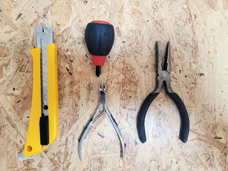 実体験でわかった!DIYでハイエースに外部電源取り込み口を付ける方法
