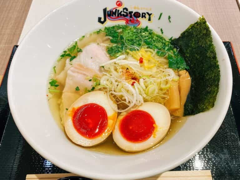 「らーめんstyle JUNK STORY」の『塩のキラメキ』（阪急西宮ガーデンズ）【にしつーグルメ】