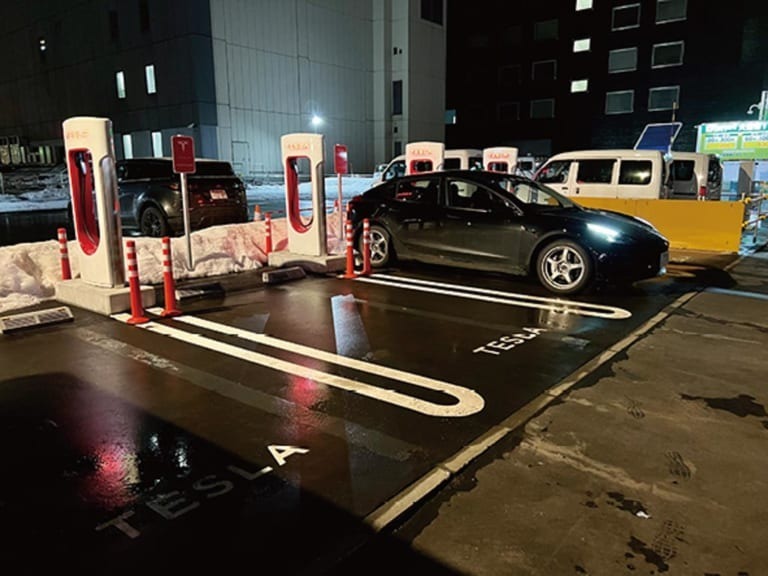 私とテスラの付き合い方。「冬の北海道でも、テスラって使えます?」【テスラファンブック】