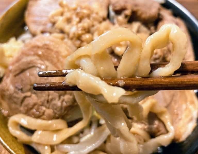 「ラーメン荘 これが好きだから」の『お土産豚ラーメン』をテイクアウト（JR西宮駅ちかく）【にしつーグルメ】