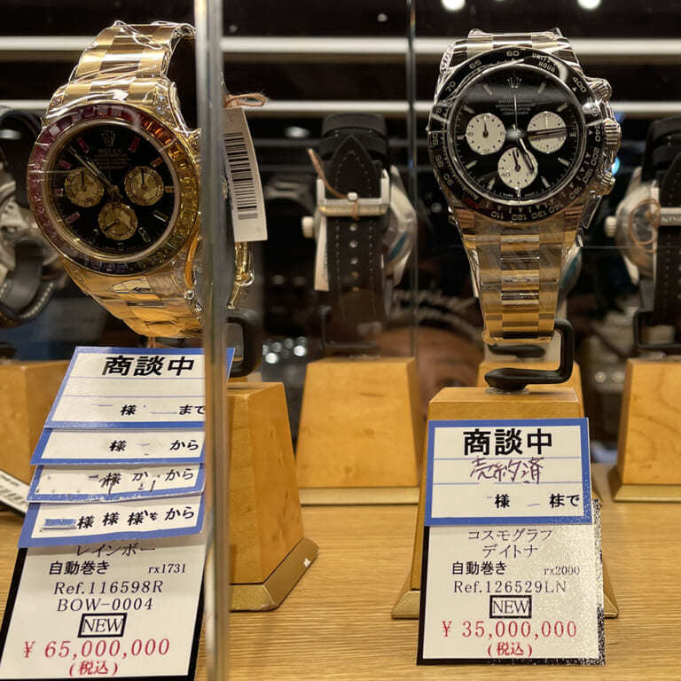 デイトナの新作ルマン24時間SPが入荷。実機拝見、その驚きの実勢価格とは!|菊地吉正の【ロレックス通信 No.211】