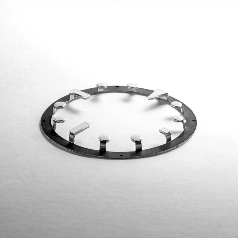 【新作時計ニュース｜スピニカー】販売から1カ月で完売となった人気モデルに3種の限定機が登場