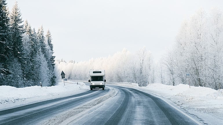 積雪！燃料凍結？一酸化炭素中毒！冬もキャンピングカーを楽しむための知識と備え！