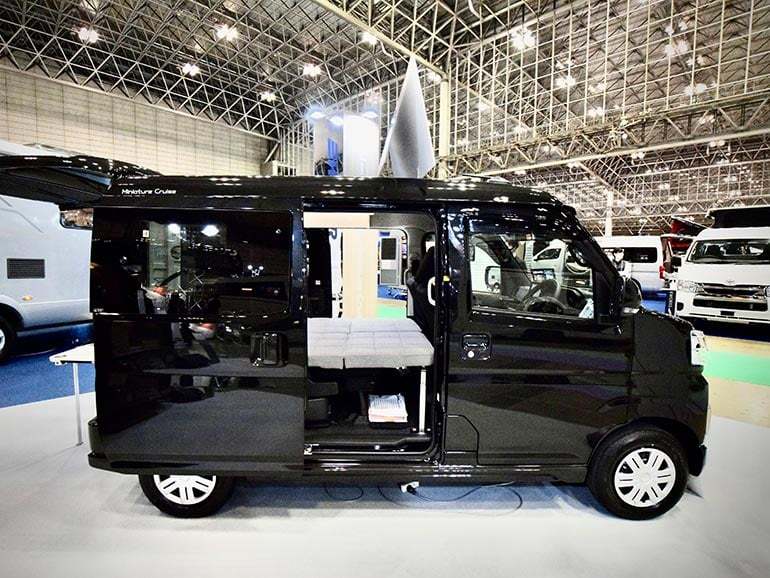 新作！人気の軽キャンピングカーに新型アトレーベースが登場！大人の上質空間を実現！岡モータース ミニチュアクルーズATRAI