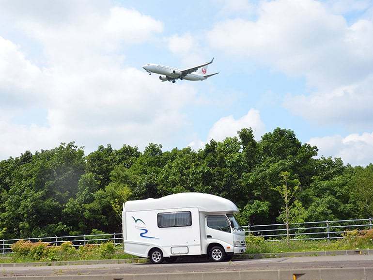 【裏技？】夏の置き土産？カーディーラーに聞いたキャンピングカーに付いてしまった虫の簡単な除去方法はコレ！