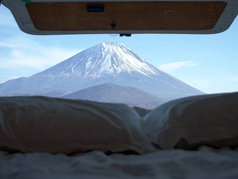 車中泊で気温に合わせて快適に過ごす！！昼と夜の「寒暖差」に負けないコツとは！