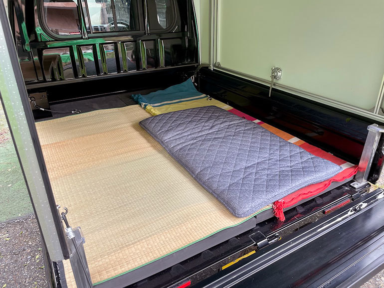軽トラの荷台に身近なあの家具を置いてみたら利便性が飛躍的にアップした!