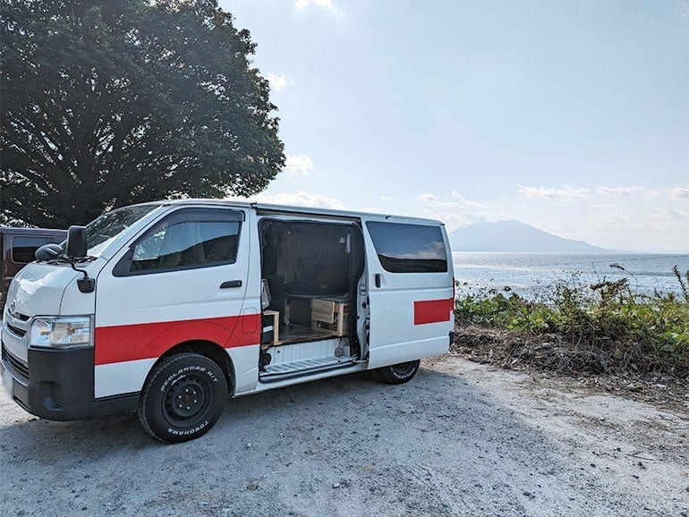 【実体験】商用ハイエースの車中泊DIY!毎年車検をラクに乗り切る工夫を紹介