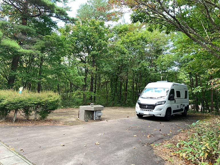 岩手県「岩手焼き走り国際交流村」にある、お風呂に入れるオートキャンプ場のご紹介