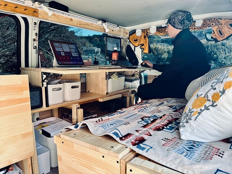 【実体験】商用ハイエースの車中泊DIY!毎年車検をラクに乗り切る工夫を紹介