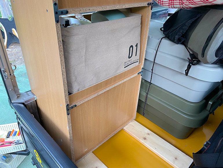 軽トラの荷台に身近なあの家具を置いてみたら利便性が飛躍的にアップした!