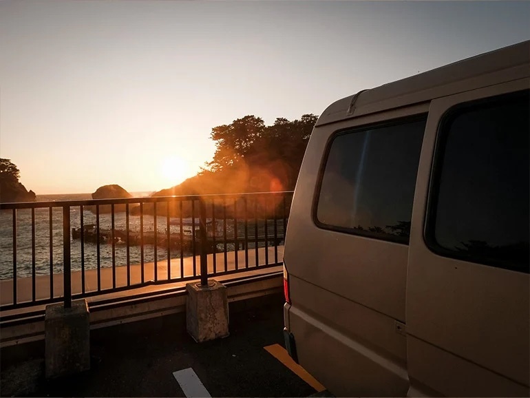 セキュリティを強化して安心な旅を！車中泊におすすめの「防犯グッズ」と「防犯対策」とは