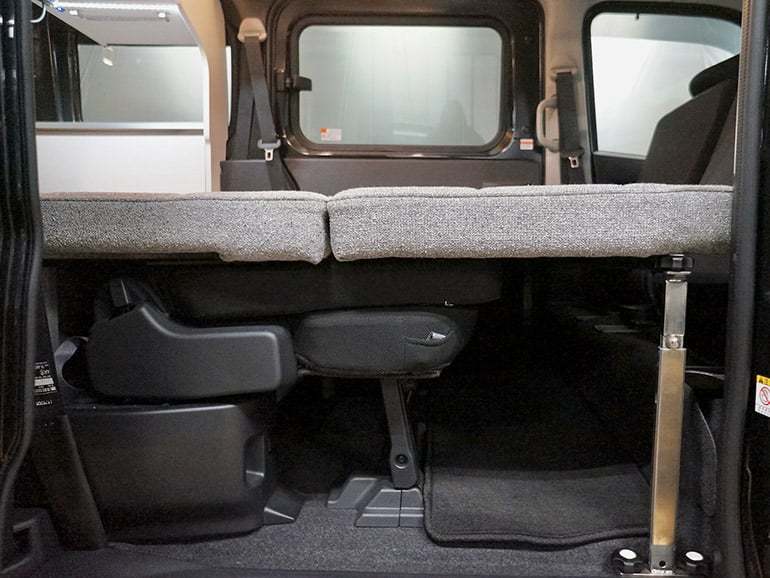 新作！人気の軽キャンピングカーに新型アトレーベースが登場！大人の上質空間を実現！岡モータース ミニチュアクルーズATRAI