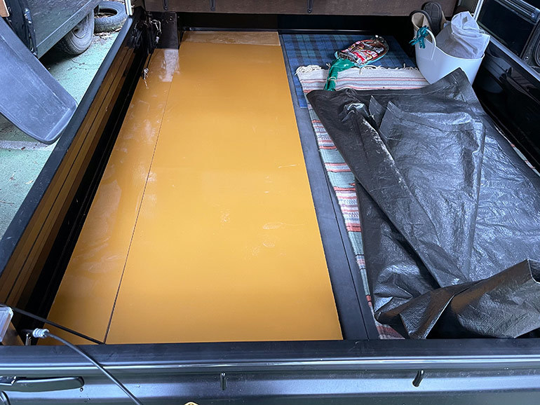 軽トラの荷台に身近なあの家具を置いてみたら利便性が飛躍的にアップした!