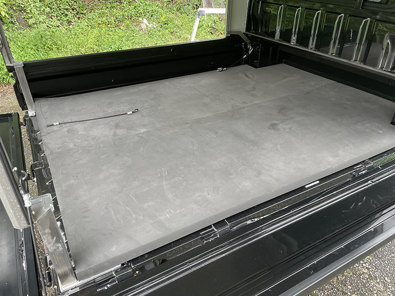 軽トラの荷台に身近なあの家具を置いてみたら利便性が飛躍的にアップした!