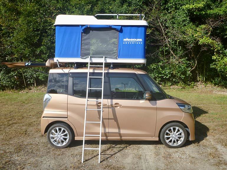 【ギックリ腰防止？】キャンピングカーの屋根に重い荷物を載せるときどうする？