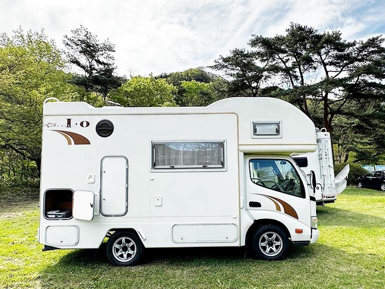 中古キャンピングカー、実際どう？筆者と同じキャブコンを使っているオーナーに聞いてみた